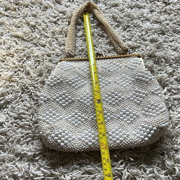 Beautiful cream 1960s Vintage Handmade White Beaded Handbag Purse Kiss-lock - Picture 12 of 16